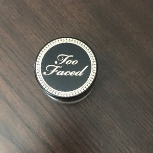 Too Faced glamour dust pigment!